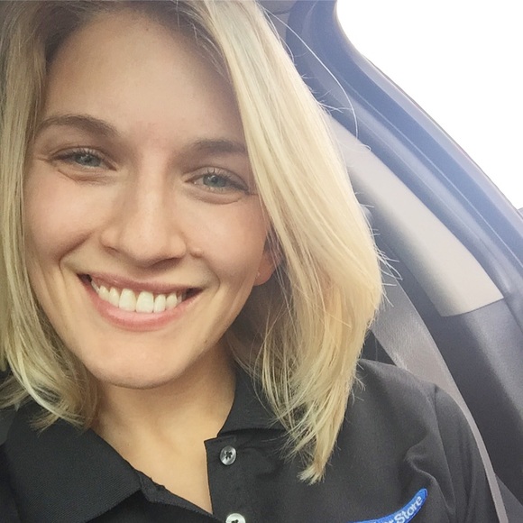 Meet your Posher, Colleen - Picture 1 of 1